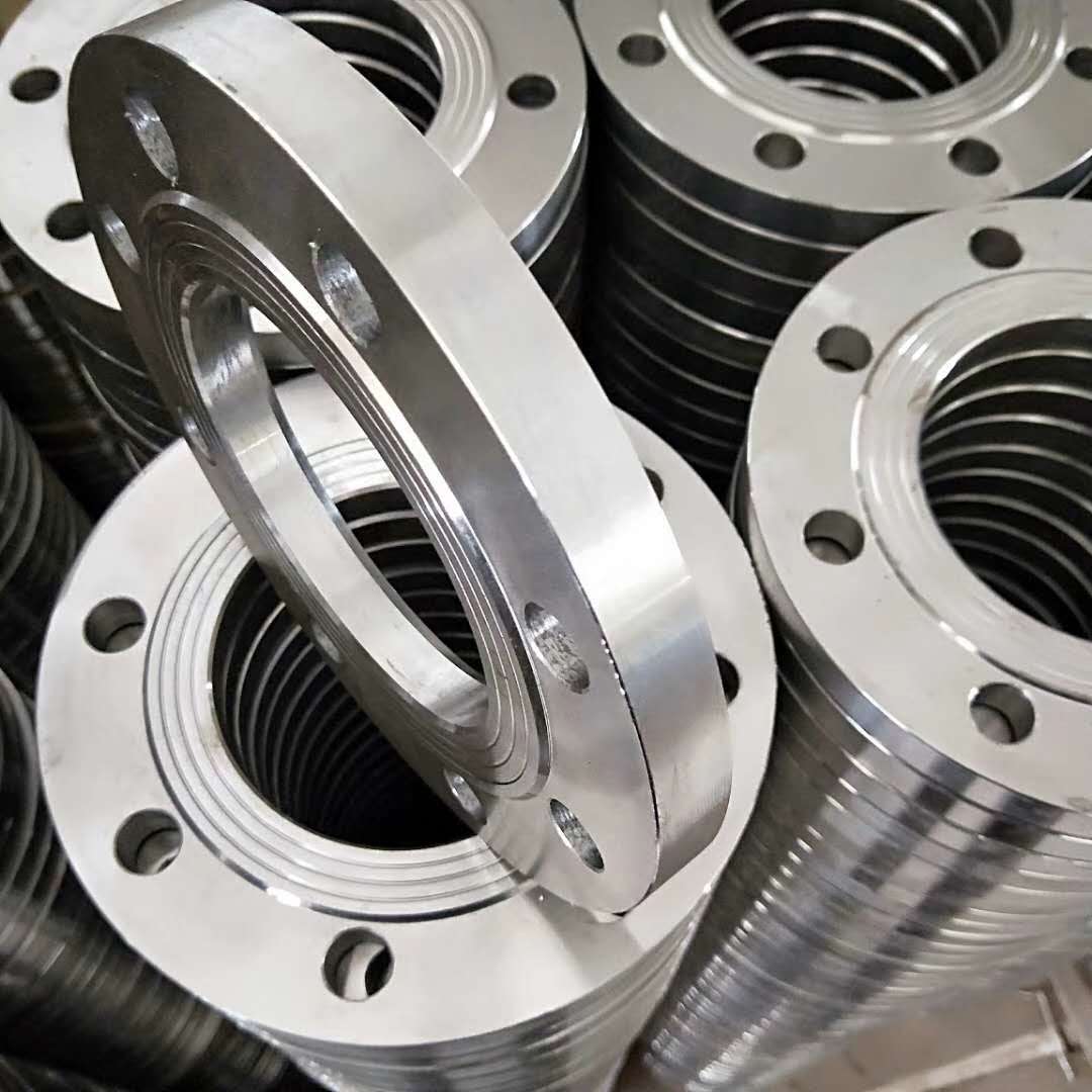 �������m